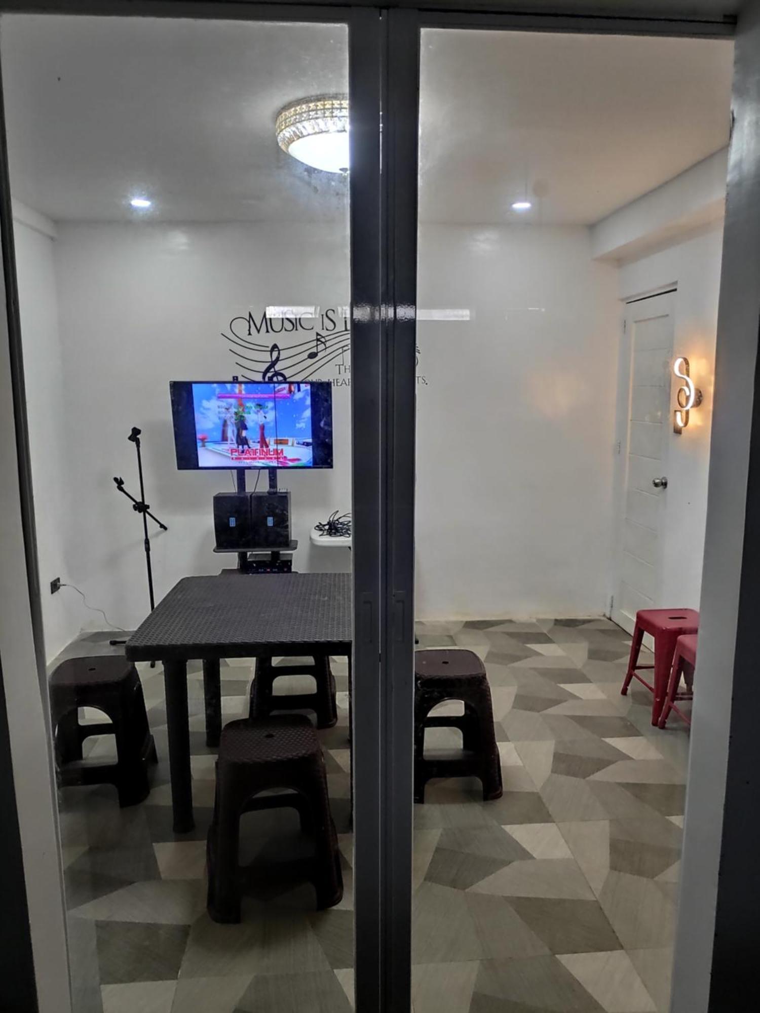 Tagaytay Staycation By Naya And Darla W Free Swimming Pool, Wifi & Netflix Tagaytay City Екстер'єр фото