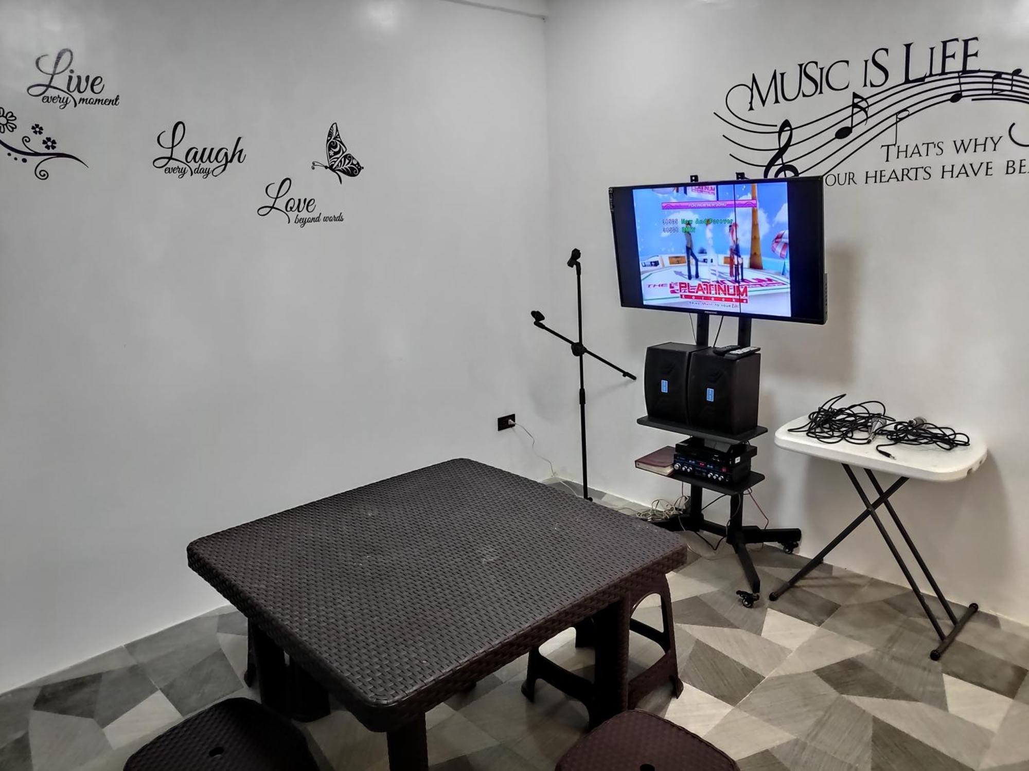 Tagaytay Staycation By Naya And Darla W Free Swimming Pool, Wifi & Netflix Tagaytay City Екстер'єр фото