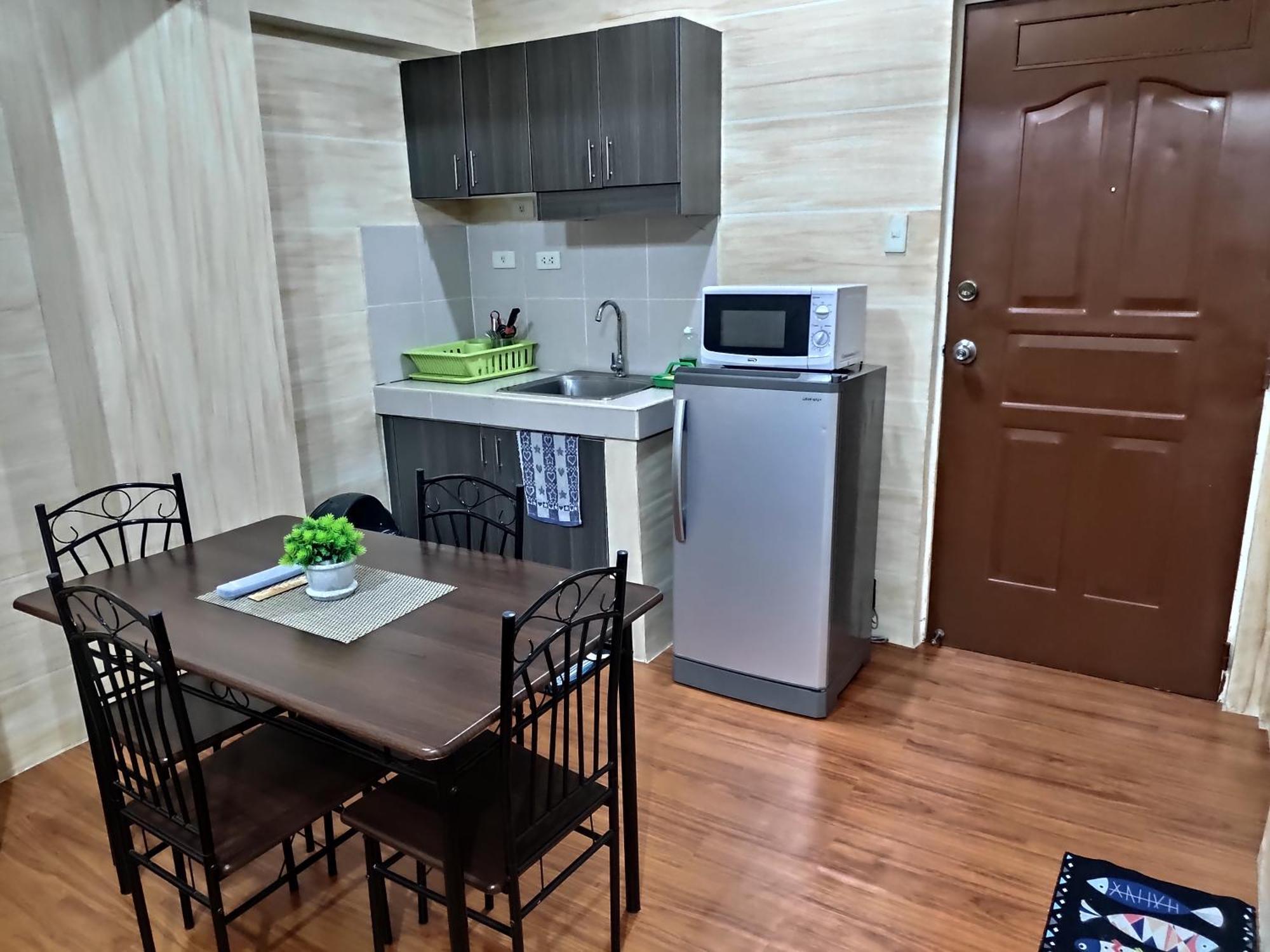 Tagaytay Staycation By Naya And Darla W Free Swimming Pool, Wifi & Netflix Tagaytay City Екстер'єр фото