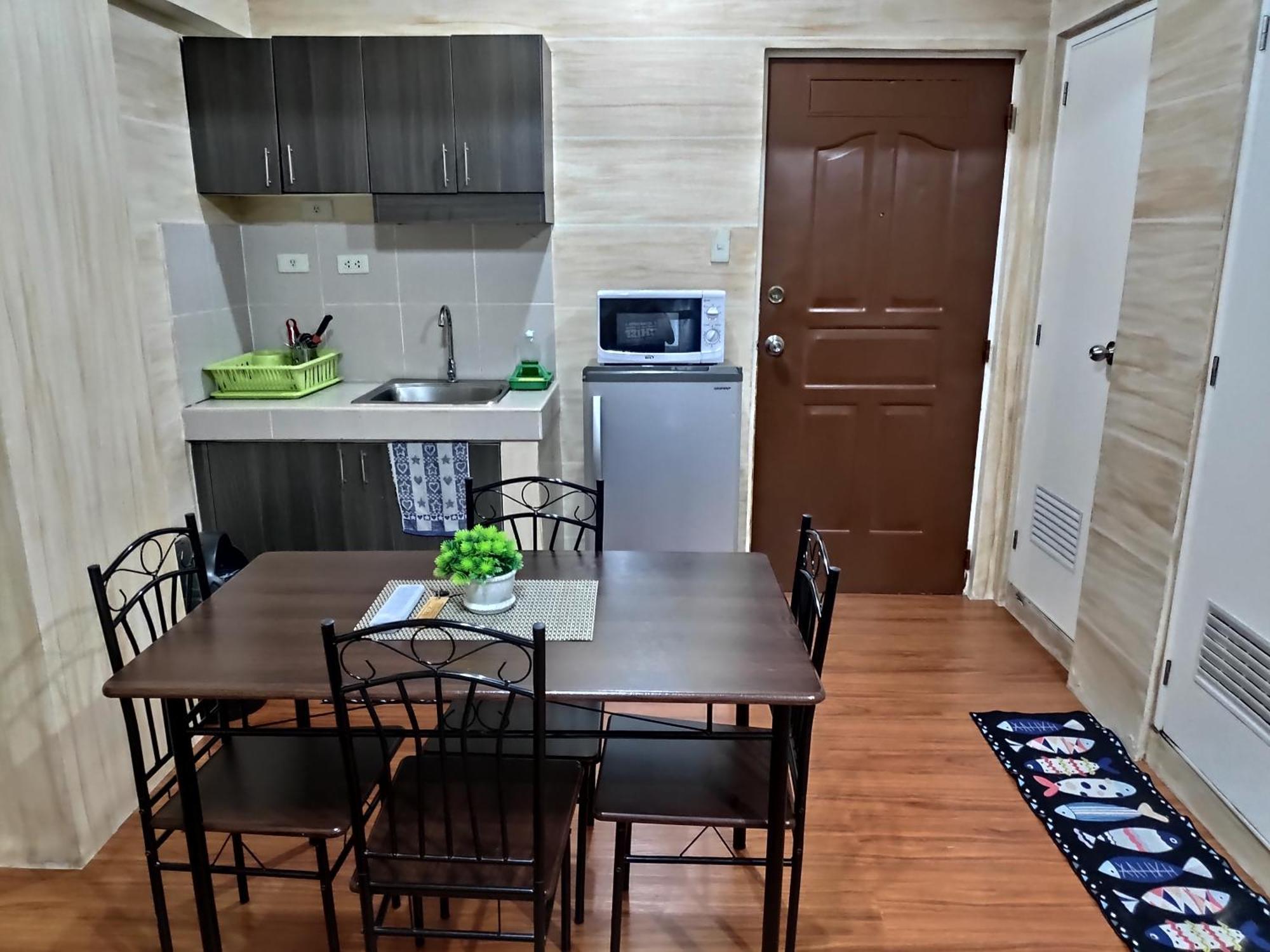 Tagaytay Staycation By Naya And Darla W Free Swimming Pool, Wifi & Netflix Tagaytay City Екстер'єр фото